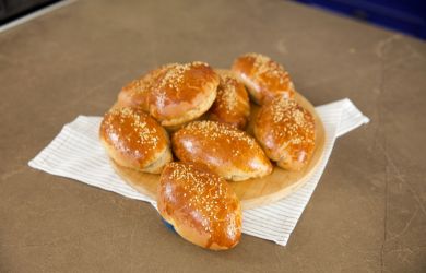 Herzhafter Snack gefällig? Her mit den selbstgemachten Zucchini-Brötchen!